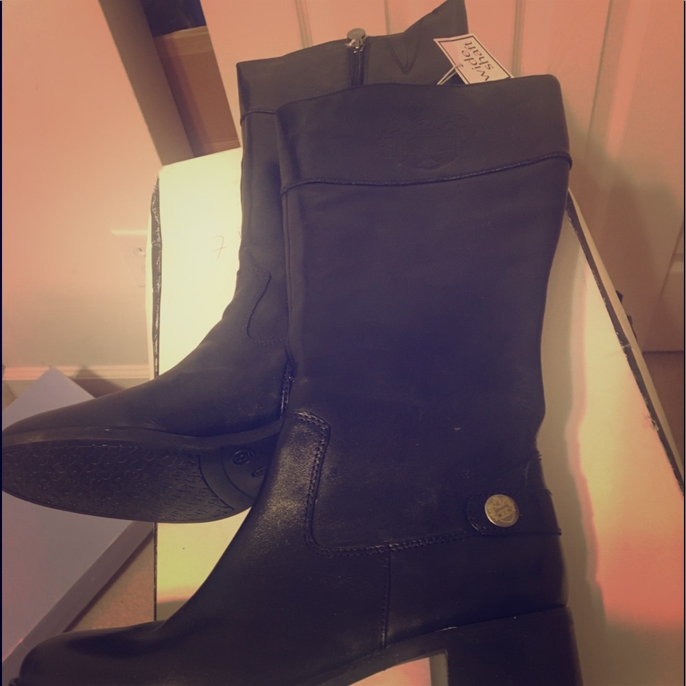 NTWETIENNE AIGE WOMAN BOOT